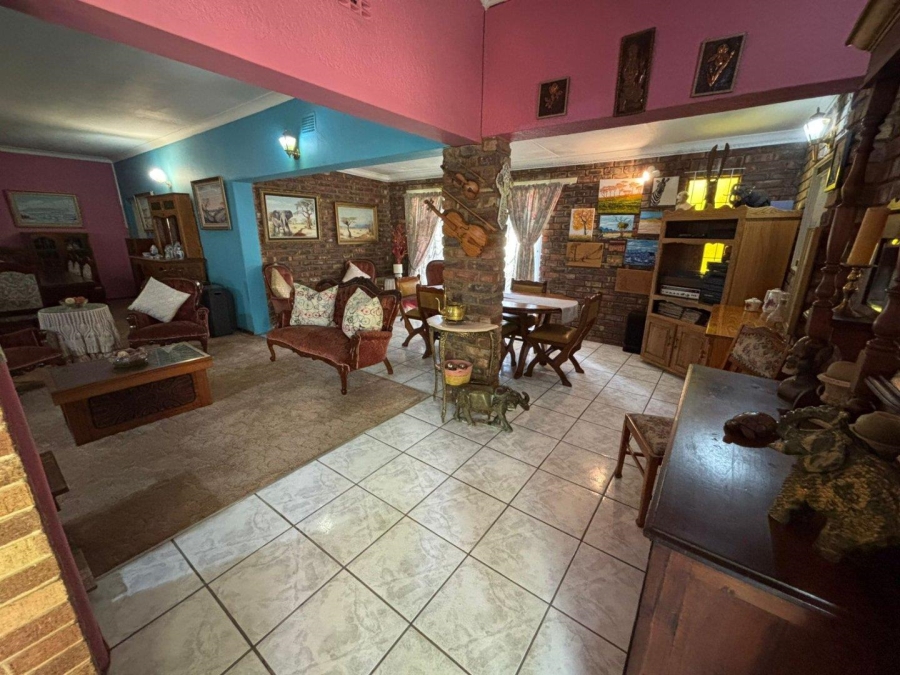 5 Bedroom Property for Sale in Parys Free State